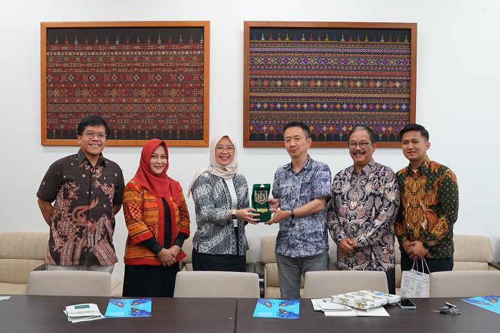 インドネシア ナショナル大学社会政治学部より表敬訪問を受けました